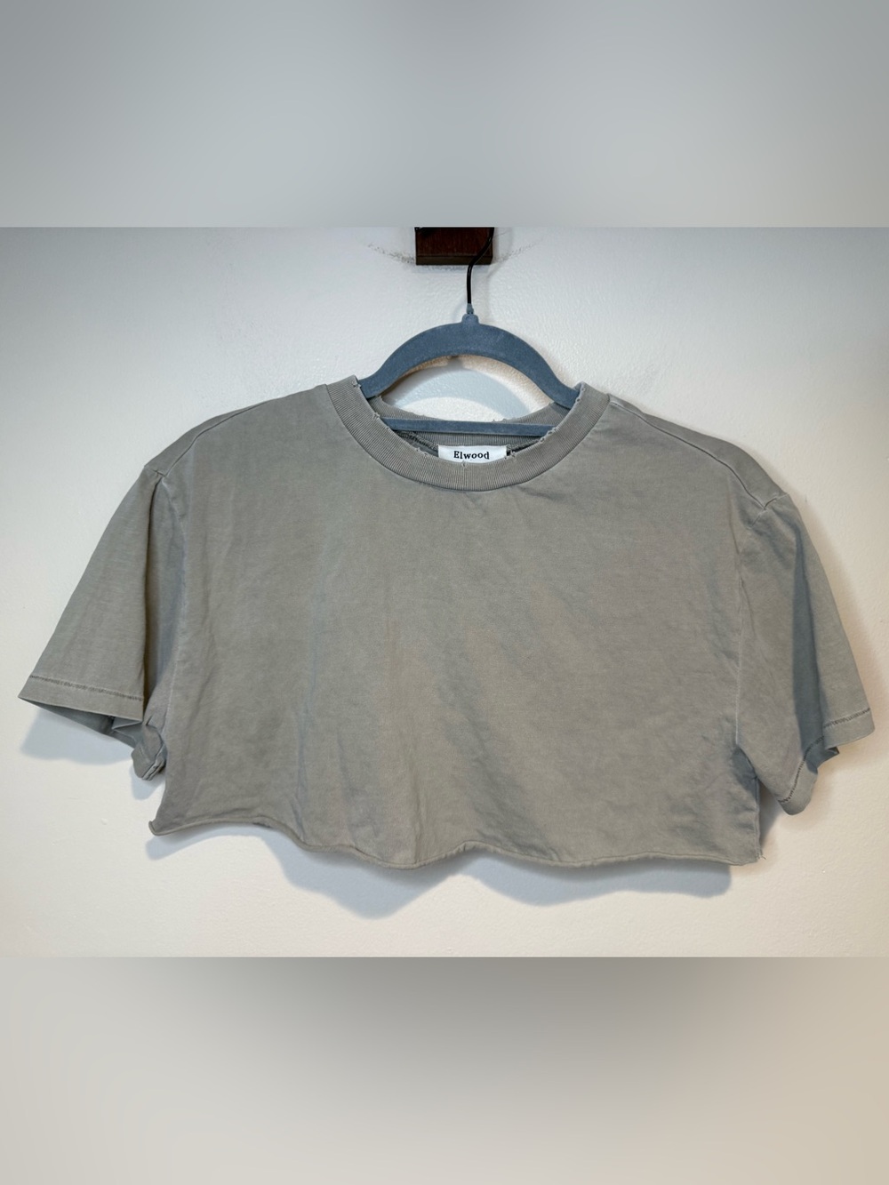 ELWOOD Crop Core Tee - Vintage Gravel